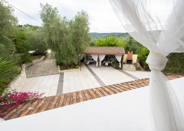 לינה וארוחת בוקר La Vigna 3*